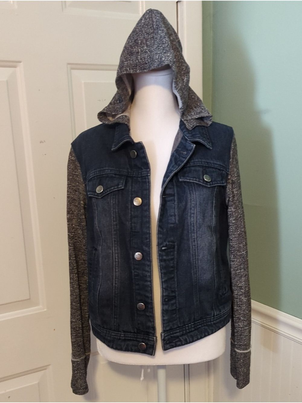 Harper Blue Denim Jacket Gray Hoodie Sleeves Medium Women